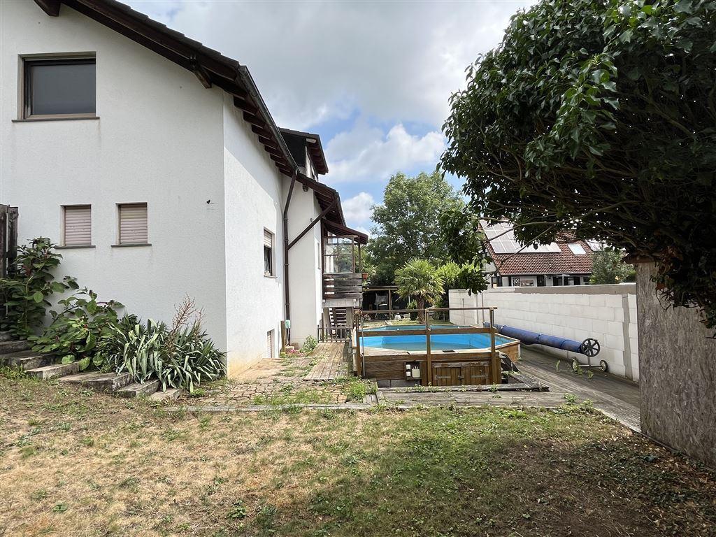 Garten und Pool