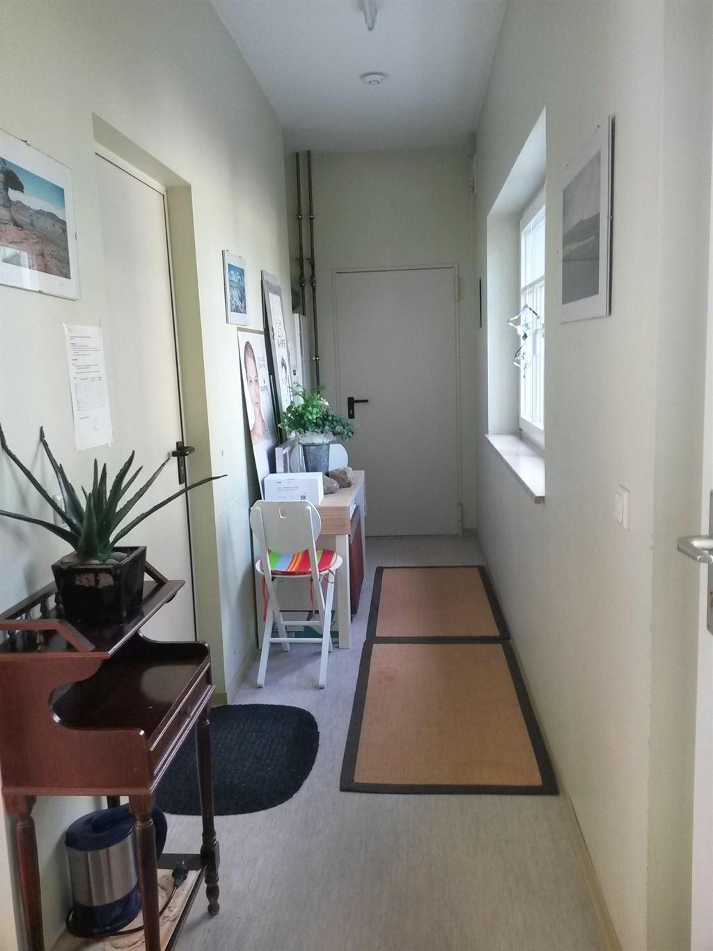 Zugang hinten vom WC