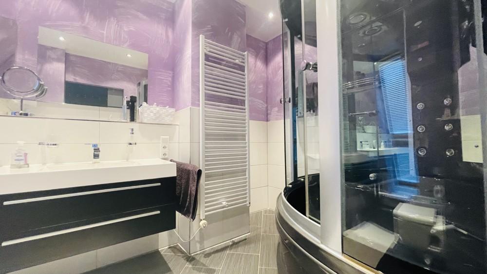 Badezimmer mit Wellnessdusche