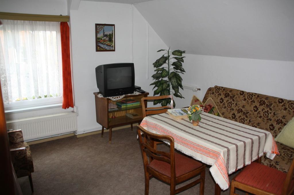 Wohnzimmer im OG rechts