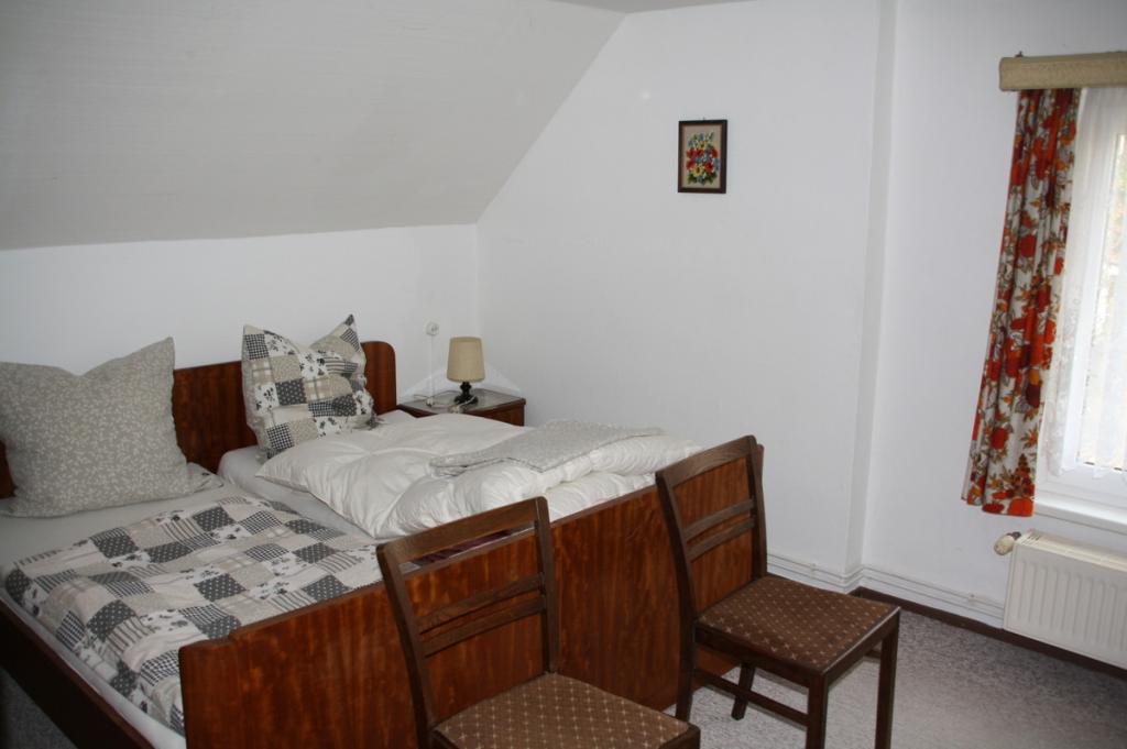 Schlafzimmer im OG rechts