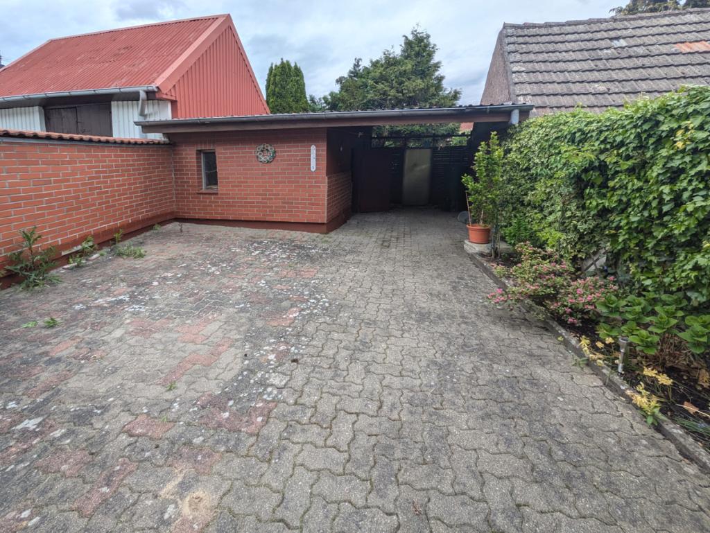 Hinterhof mit Schuppen