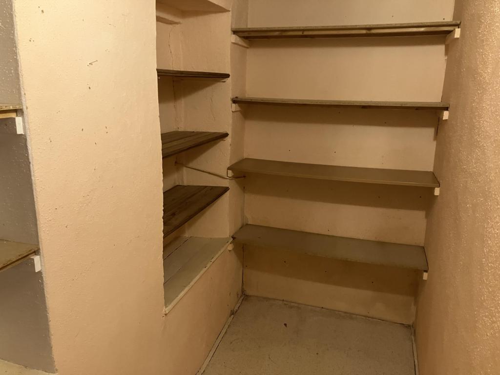 Abstellraum/begehbarer Kleiderschrank EG