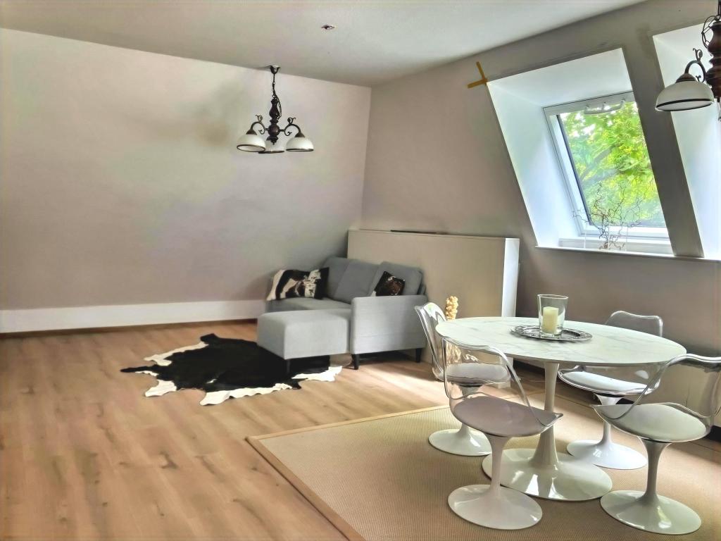 Wohnzimmer DG