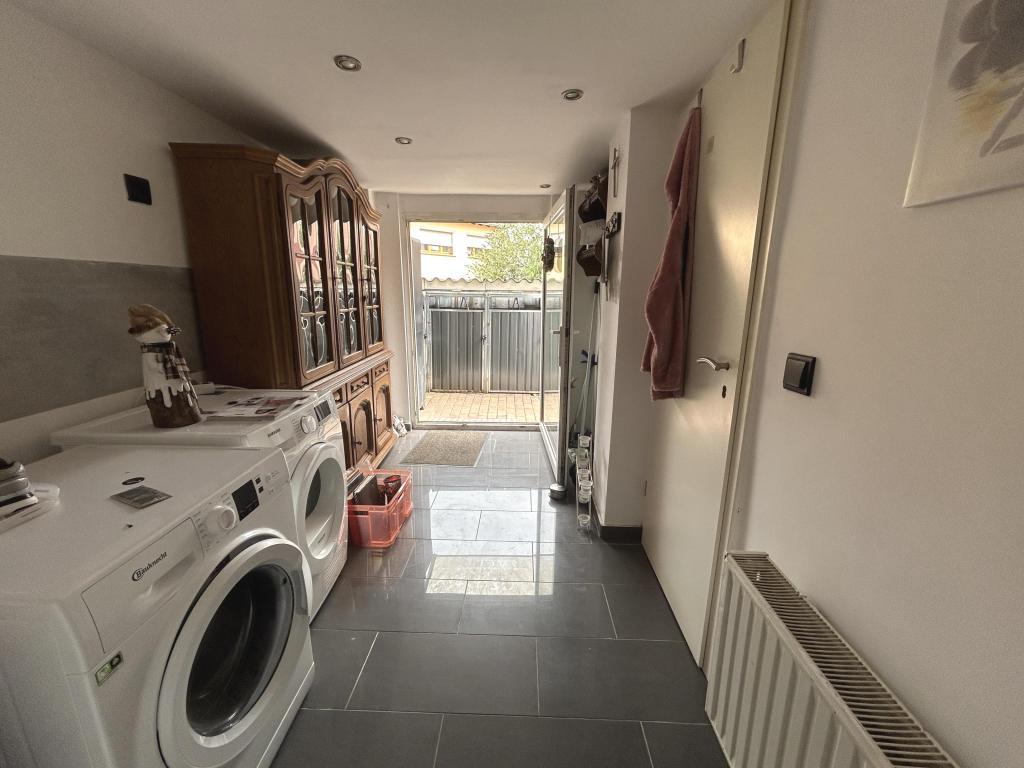 Küche Einliegerwohnung - aktuell: Waschküche