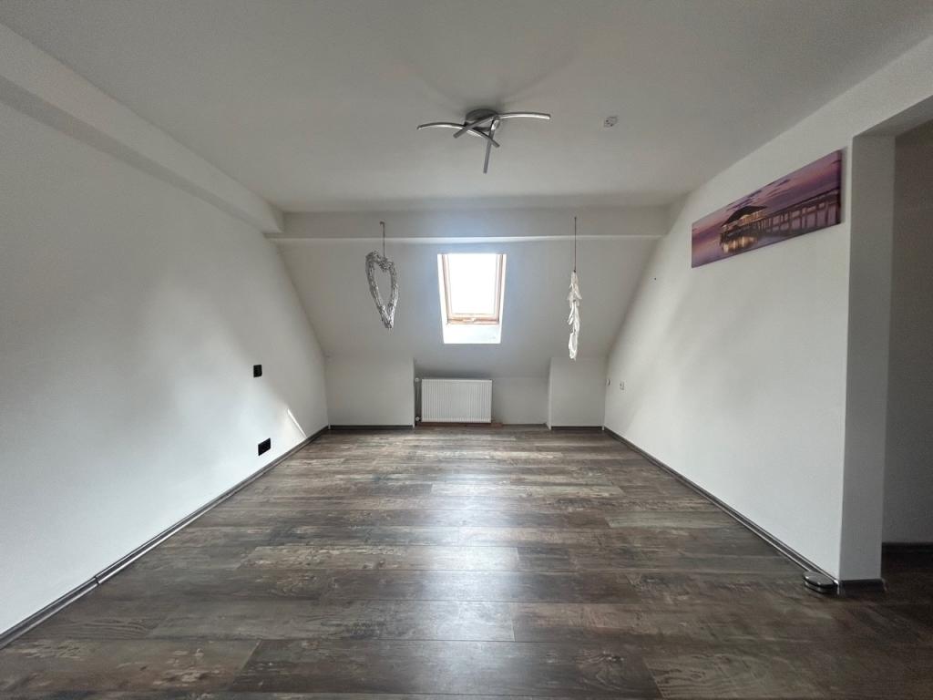 Hauptwohnung: Schlafzimmer Ansicht 2 - Dachgeschoss