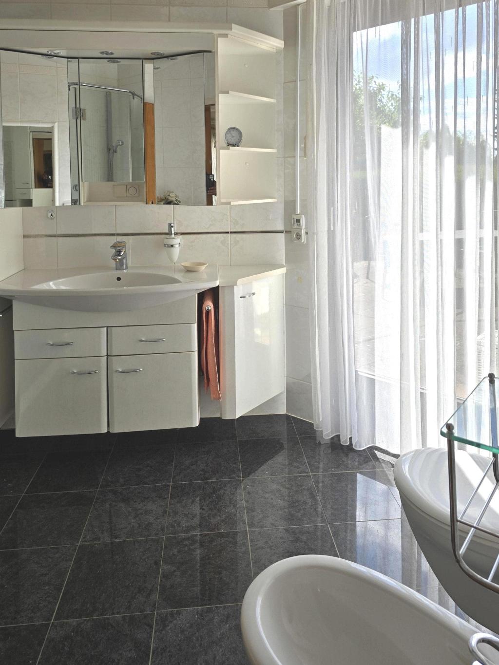 Bad EG mit Terassenausgang