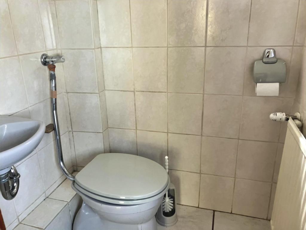 Gäste-WC EG