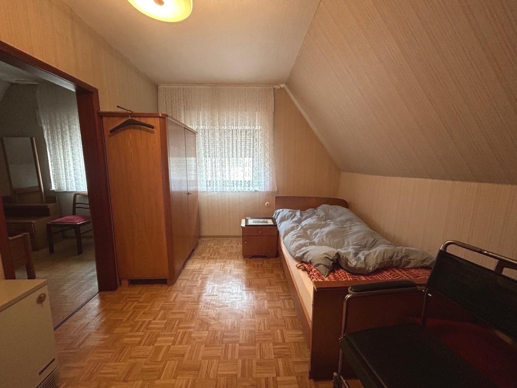 Schlafzimmer 2 - DG