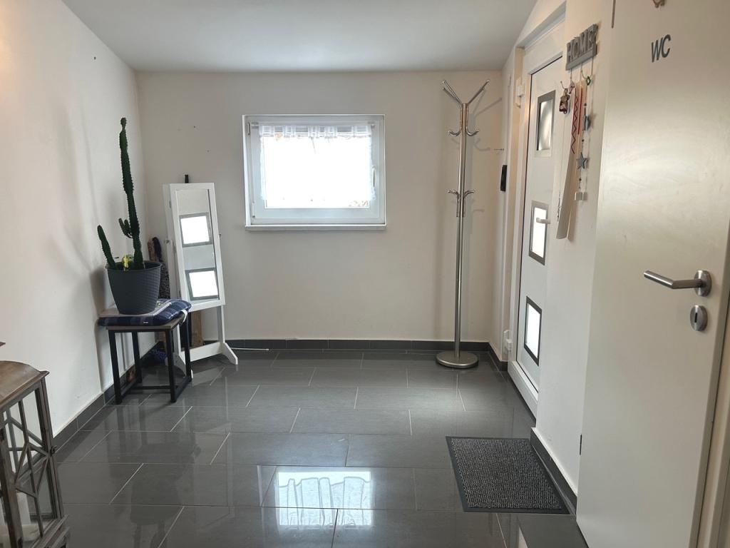 Hauptwohnung: Eingangsbereich - OG