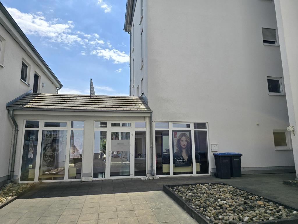Vorderansicht Ladenlokal