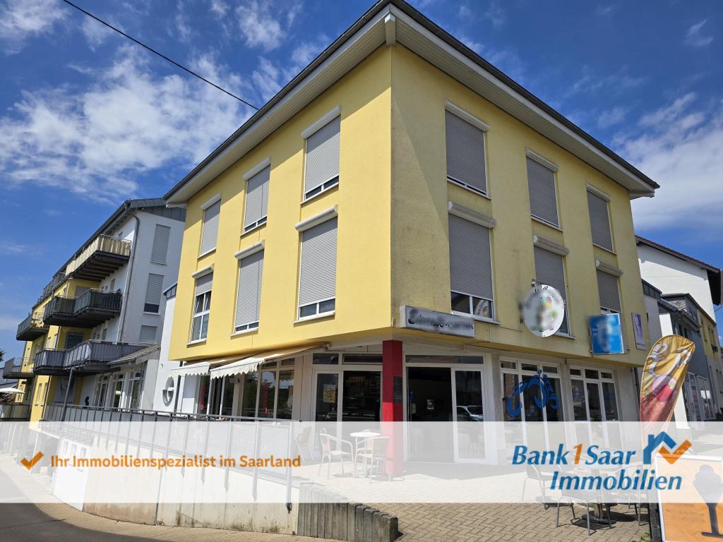 Vorderansicht Wohn- und Geschäftshaus