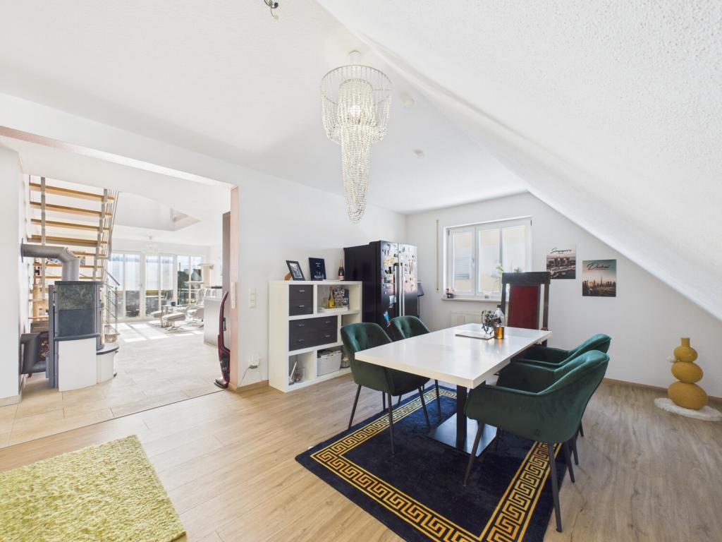 Wohnen über den Dächern Wendelsteins – Tolle Maisonette mit Dachterrasse und Tiefgarage zur Miete! - Foto 4