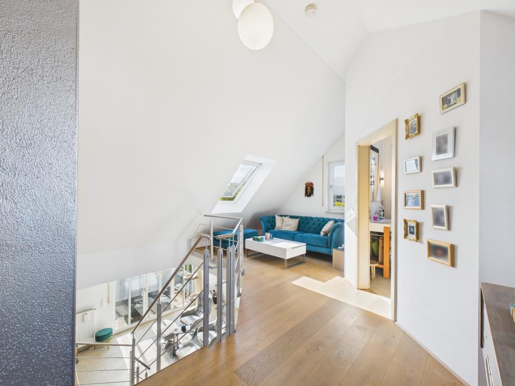 Wohnen über den Dächern Wendelsteins – Tolle Maisonette mit Dachterrasse und Tiefgarage zur Miete! - Foto 2