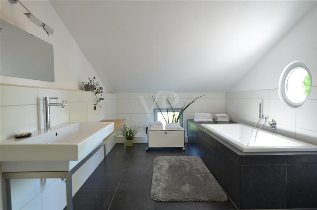 Badezimmer im Dachgeschoss