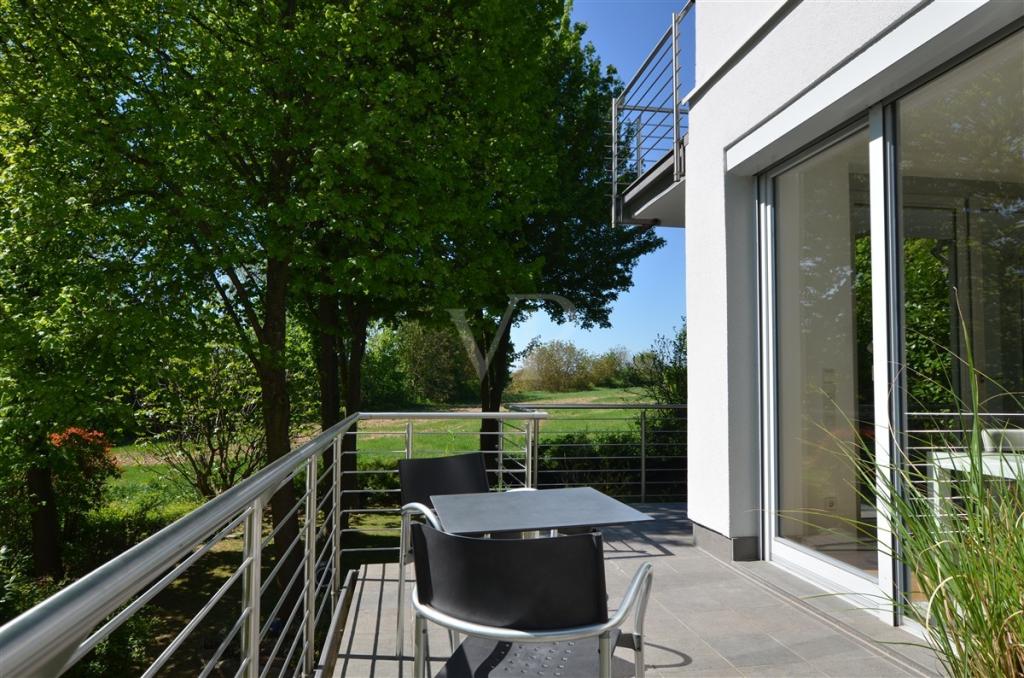 Balkon im Obergeschoss mit traumhaftem Blick