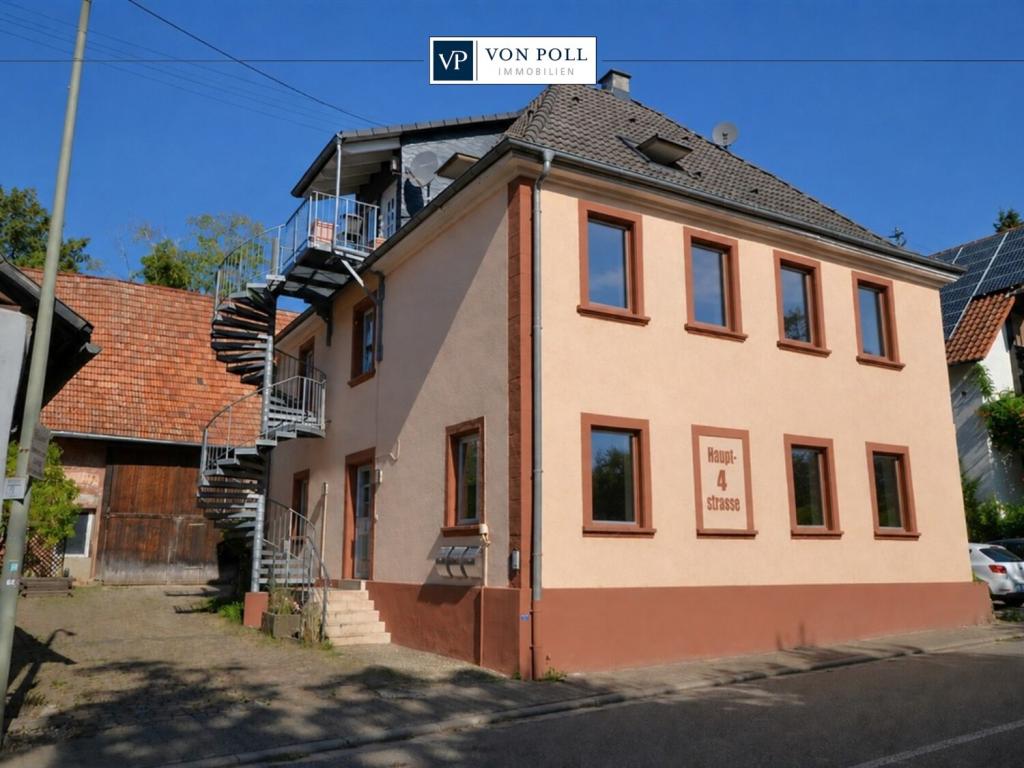 Möblierte 2-Zimmer-Dachgeschosswohnung mit Spitzboden und Stellplatz - Photo 2