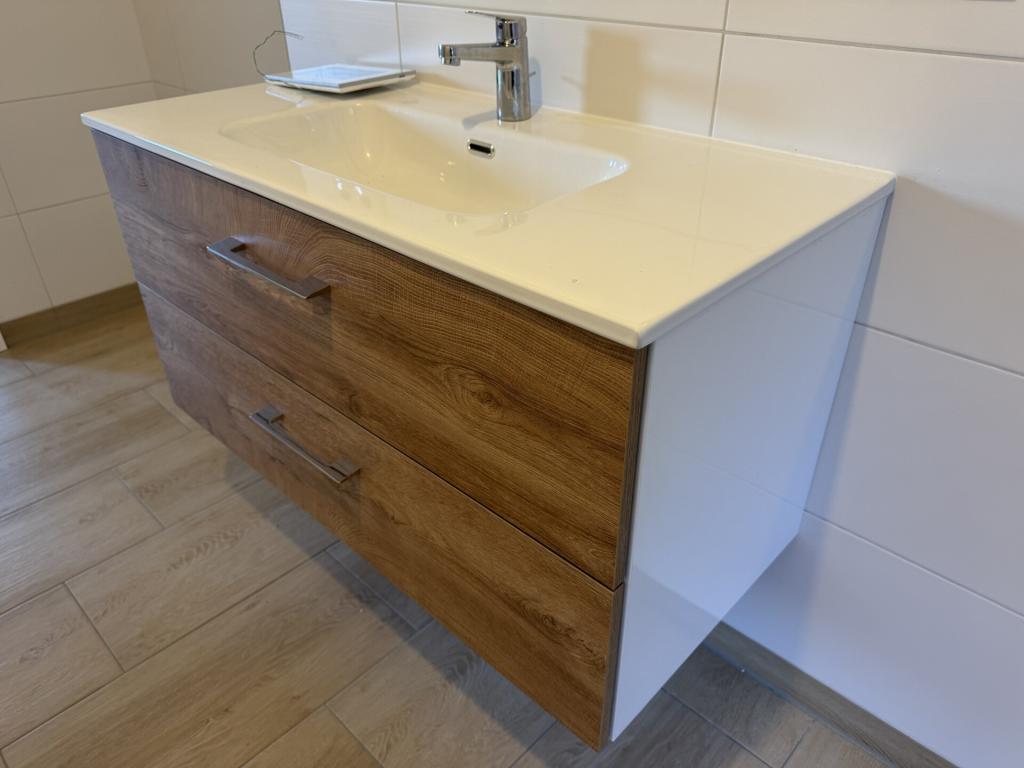 Erstbezug nach Sanierung! Attraktive Familienwohnung mit Terrasse, Garage und Gartenbereich - Photo 1