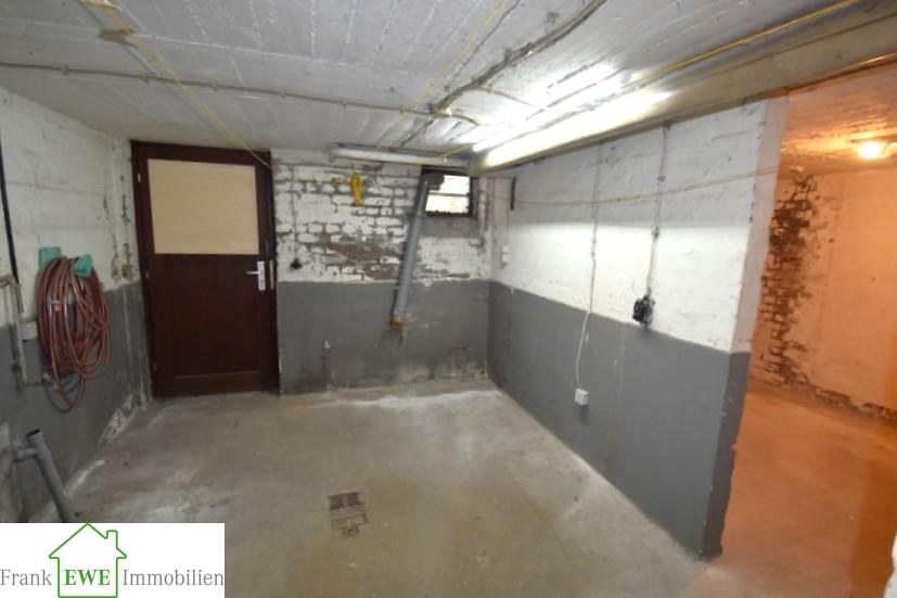 Waschkeller, Einfamilienhaus mit Garage zum Kauf in Düsseldorf Hassels, Frank Ewe Immobilienmakler