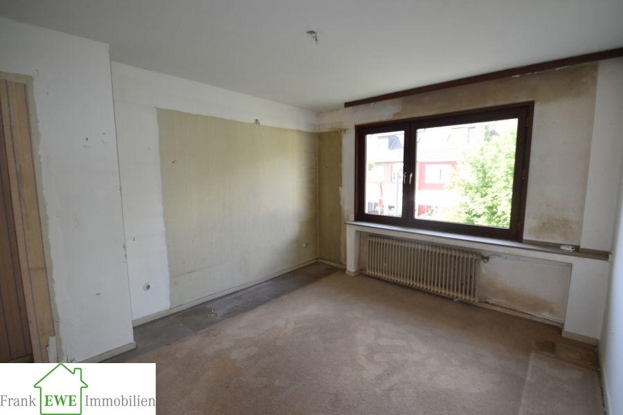 Schlafzimmer, Einfamilienhaus mit Garage, Kauf in Düsseldorf Hassels, Frank Ewe Immobilienmakler