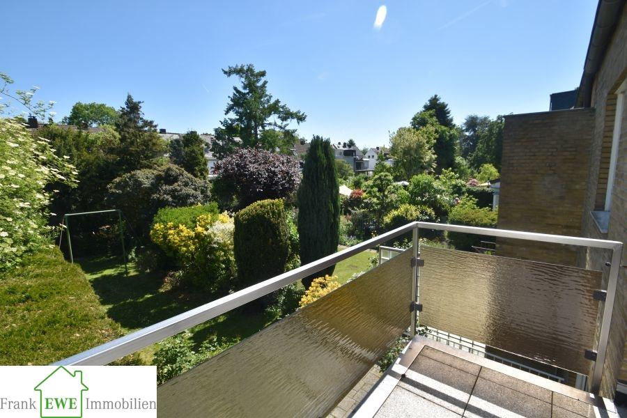 Blick von Balkon OG Frank Ewe Immobilienmakler Düsseldorf
