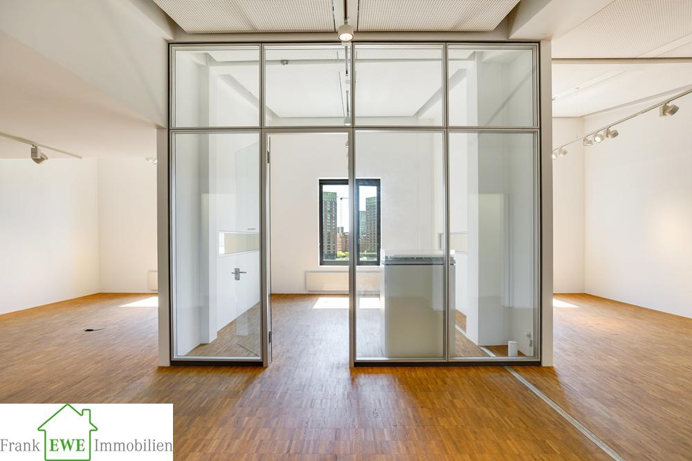 Showroom Büroräume Medienhafen Düsseldorf. Frank Ewe Immobilienmakler Düsseldorf