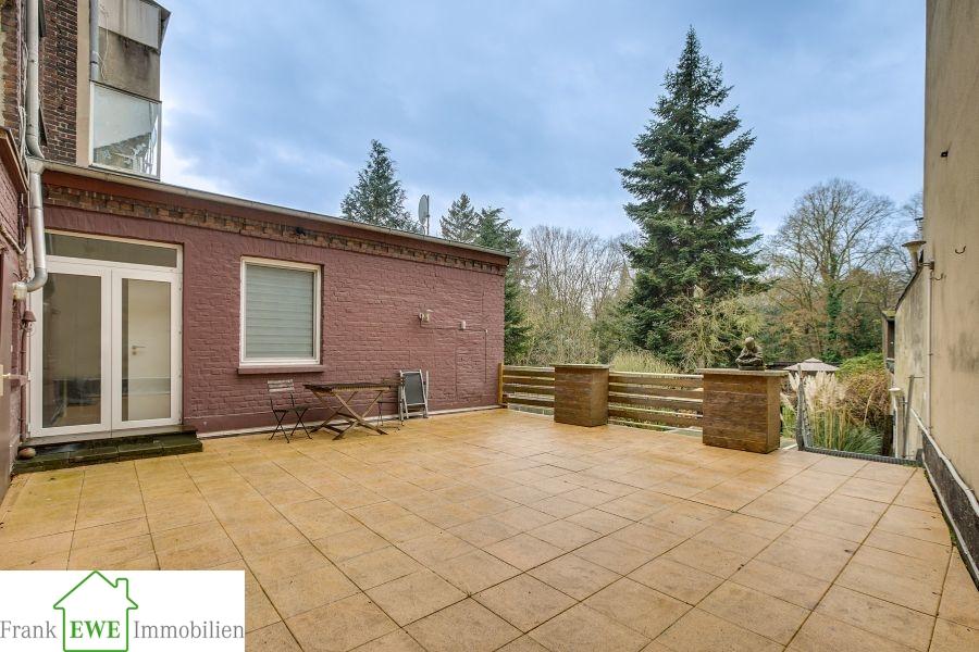 Terrasse, 3-Zimmer-Wohnung mit Terrasse zum Kauf in Düsseldorf Eller, Frank Ewe Immobilienmakler Düsseldorf Hassels