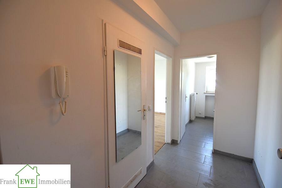 Diele, 1-Raum-Appartement zum Kauf in Düsseldorf Holthausen, Frank Ewe Immobilienmakler Düsseldorf Hassels