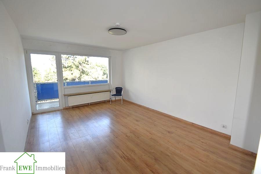 Wohn-Schlafraum, 1-Raum-Appartement mit Balkon, zum Kauf in Düsseldorf Holthausen, Frank Ewe Immobilienmakler