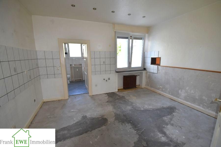 Küche EG, Mehrfamilienhaus zum Kauf in Düsseldorf Wersten, Frank Ewe Immobilienmakler Düsseldorf Hassels
