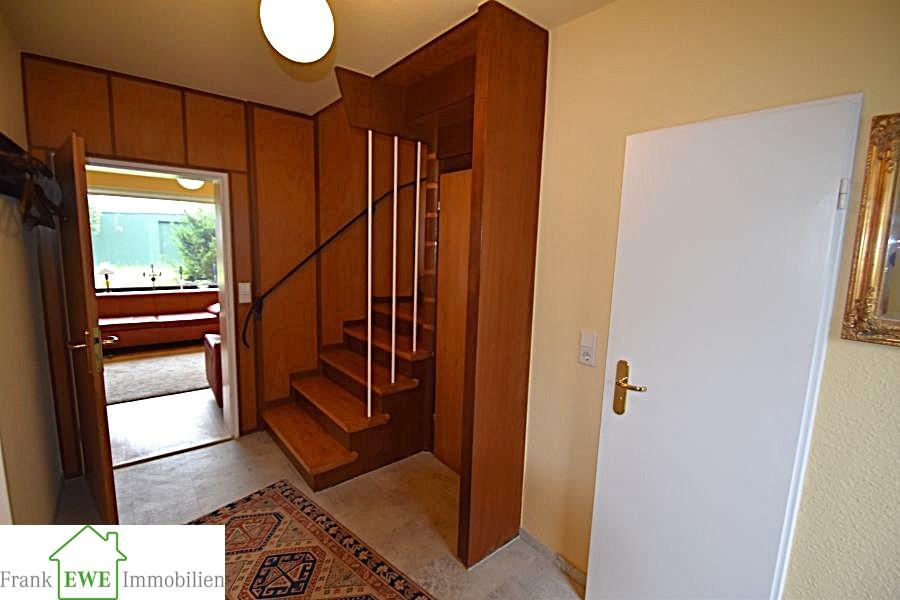 Flur EG, Einfamilienhaus mit Garage zum Kauf in Düsseldorf Benrath, Frank Ewe Immobilien, Düsseldorf Hassels