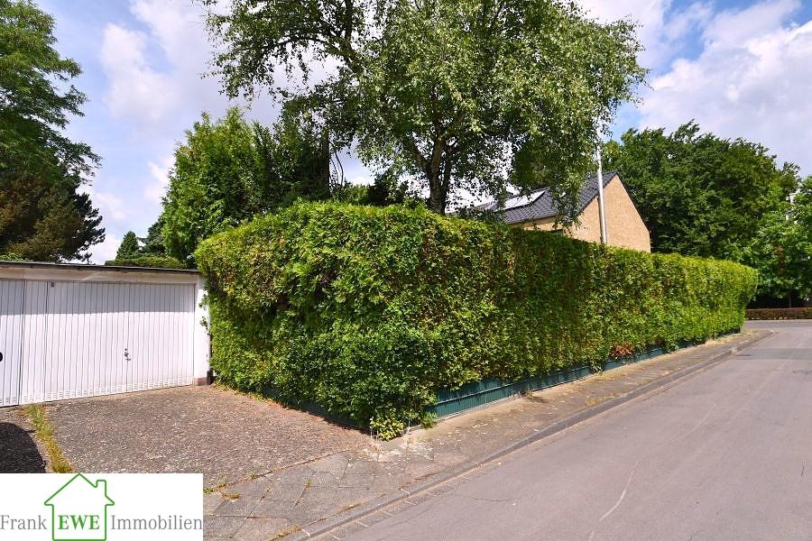 Garage, Einfamilienhaus zum Kauf in Düsseldorf Benrath, Frank Ewe Immobilienmakler Düsseldorf Hassels