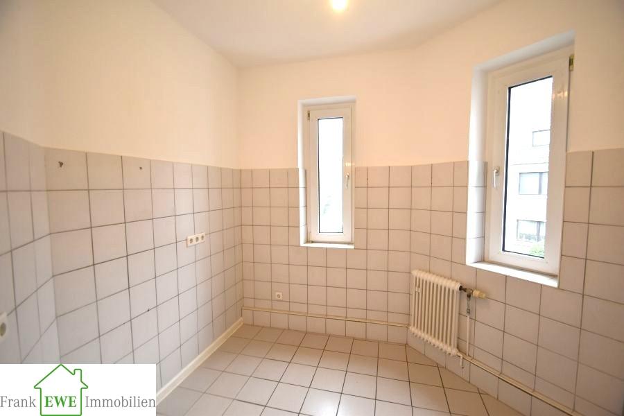 Küche 1.OG, 2-Familienhaus mit Ausbaureserve, Kauf in Düsseldorf Wersten, Frank Ewe Immobilienmakler Düsseldorf