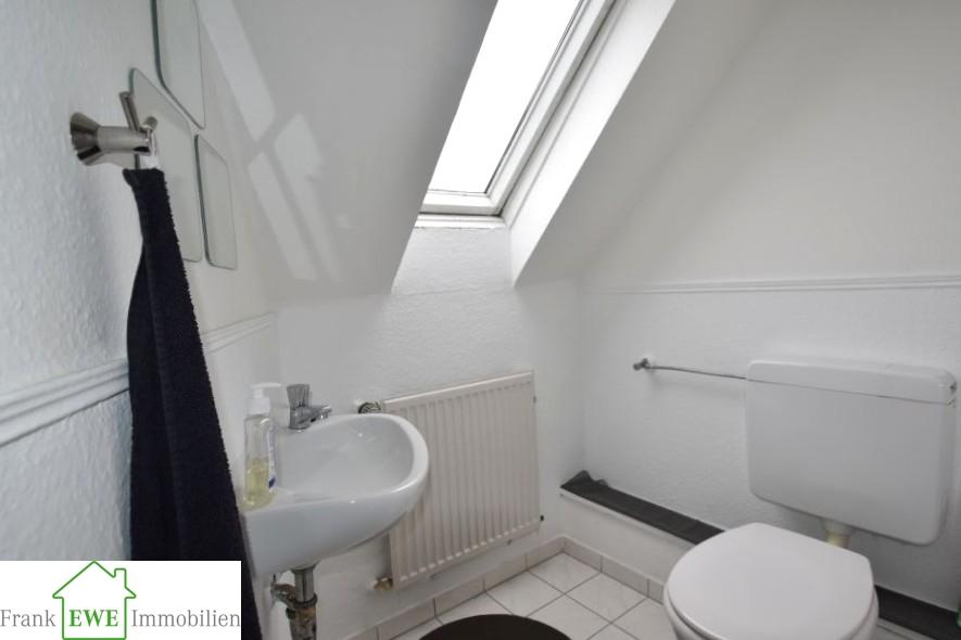 DG Ausbaureserve, Zweifamilienhaua mit Ausbaureserve zum Kauf in Düsseldorf Wersten, Frank Ewe Immobilienmakler Düsseldorf