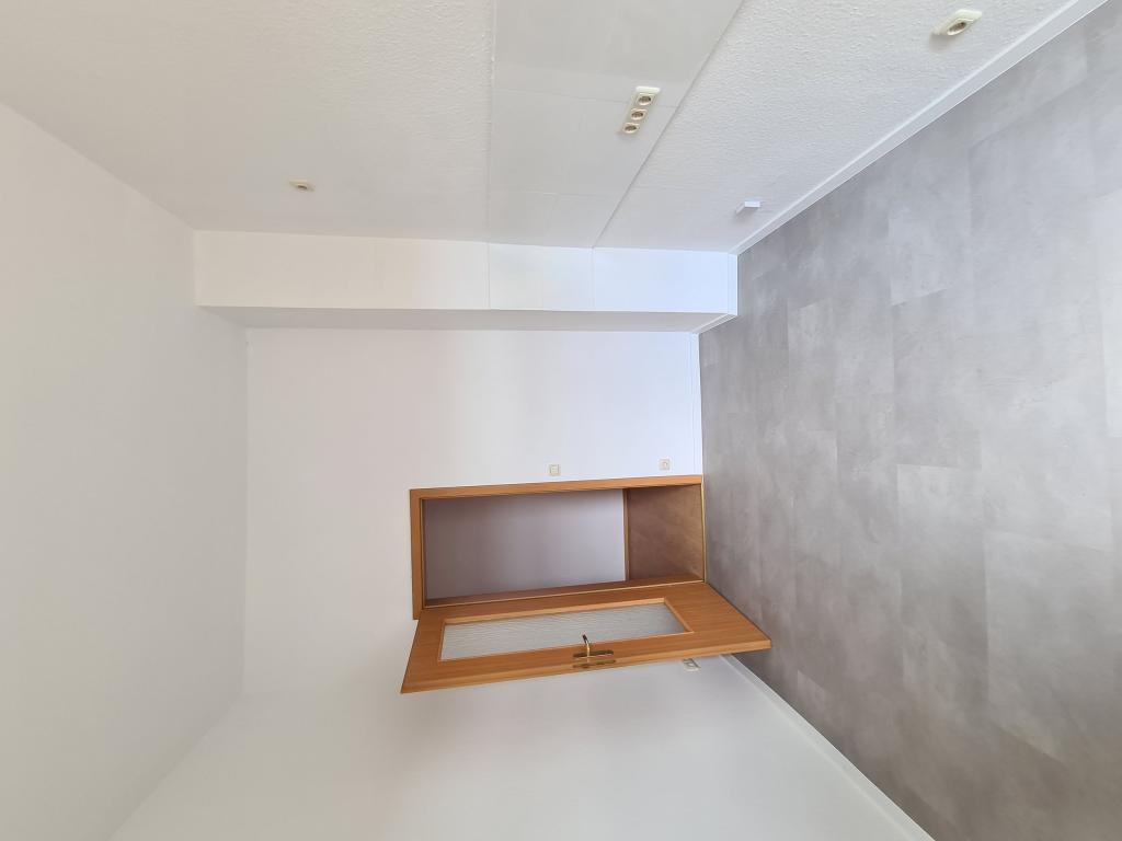 Küche mit Balkon (2)