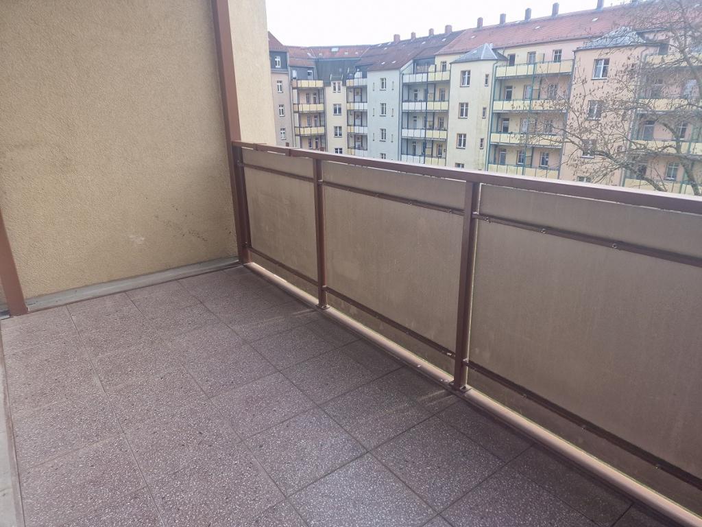 helle 1 Raum Wohnung mit Balkon - Photo 3