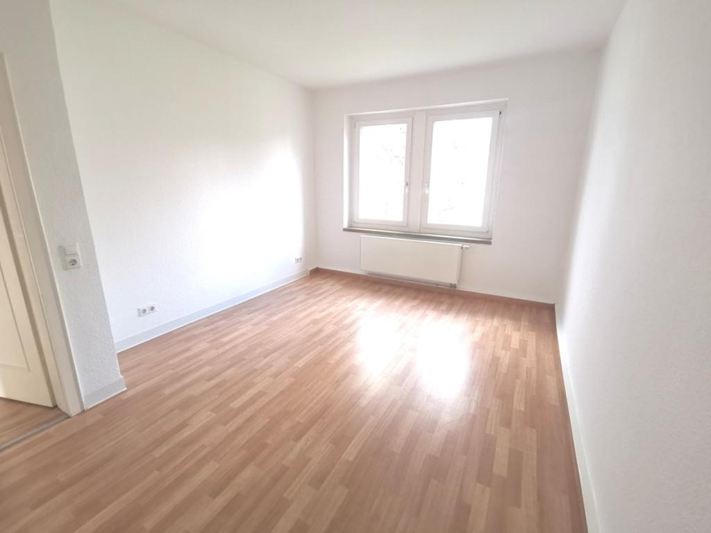 2 Raum mit Balkon in ruhiger Lage zum Einzug bereit - Photo 2