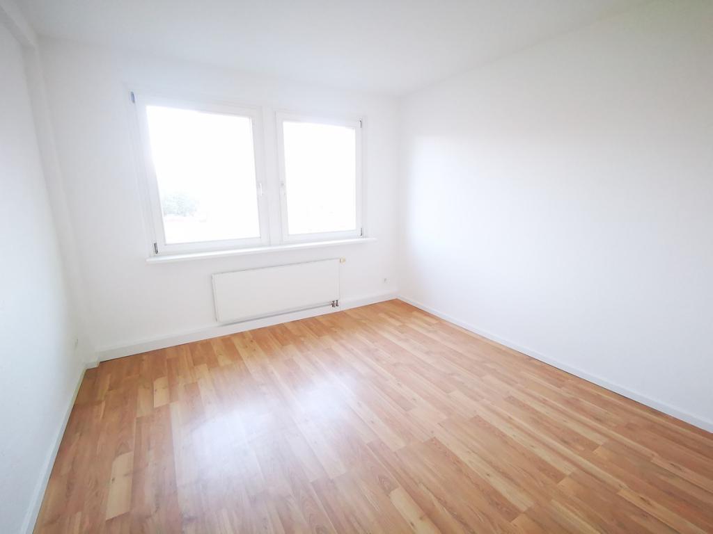 4 Raum Wohnung, mit 2 Bädern und Balkon in Gablenz, Nähe Versorgungszentrum - Foto 3