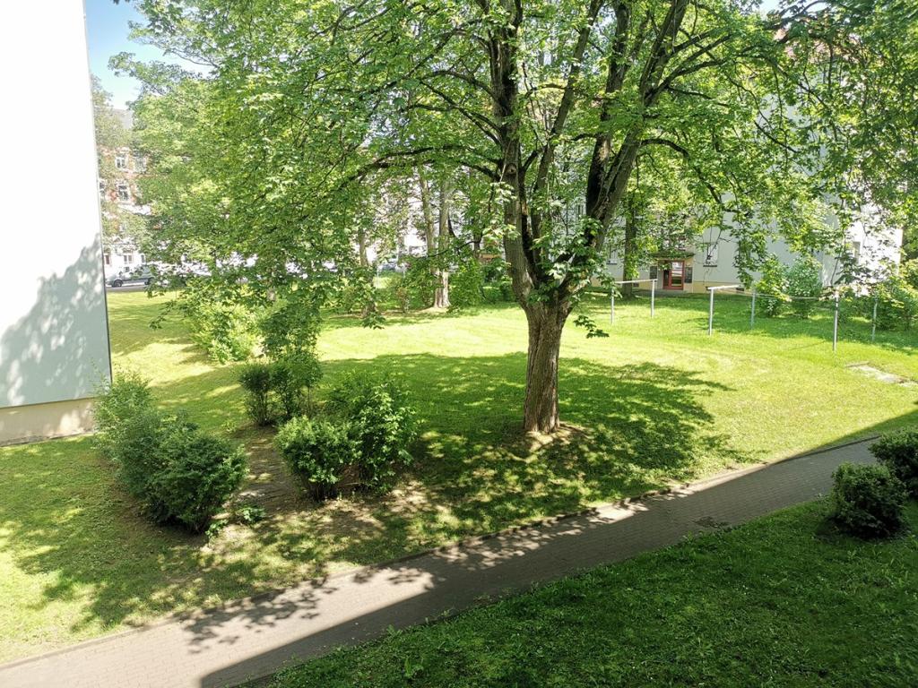 WG geeignet auf Wunsch mit EBK,- 2 Raum-frisch renoviert und zum Einzug bereit - Photo 3