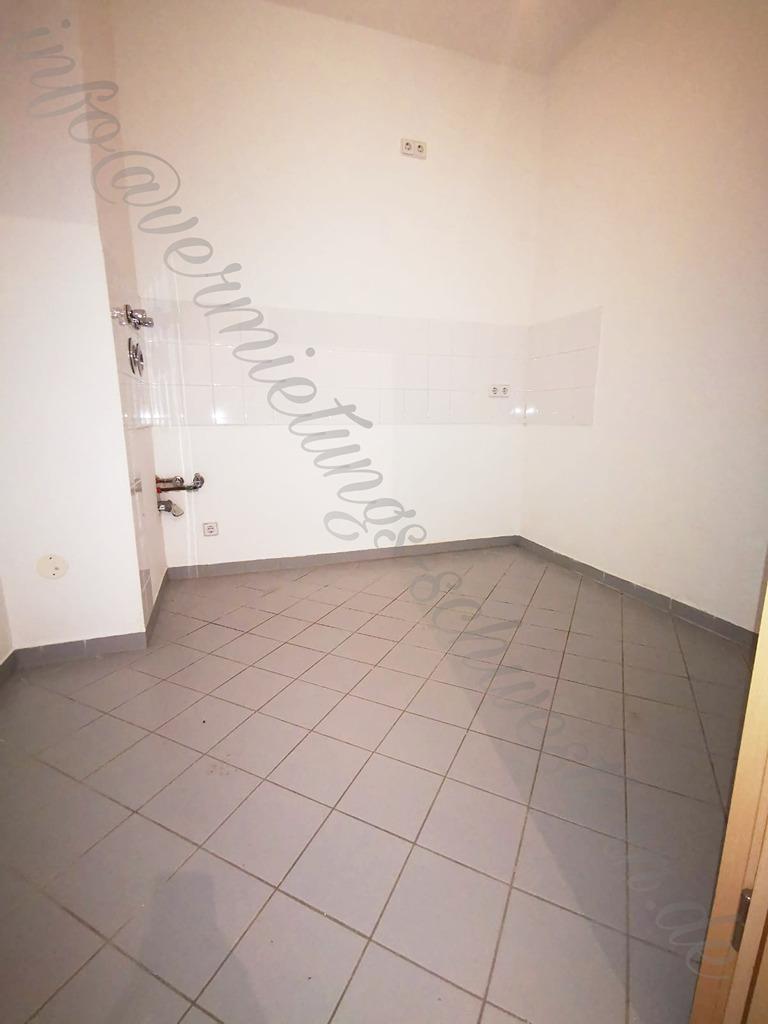 <h1 class="md:text-xl md:leading-6 mt-4 md:mt-10 lg:mb-6 mb-3 text-primary-500 font-semibold text-base leading-5"> Wohnung in Chemnitz (Altchemnitz) </h1> - Photo 4