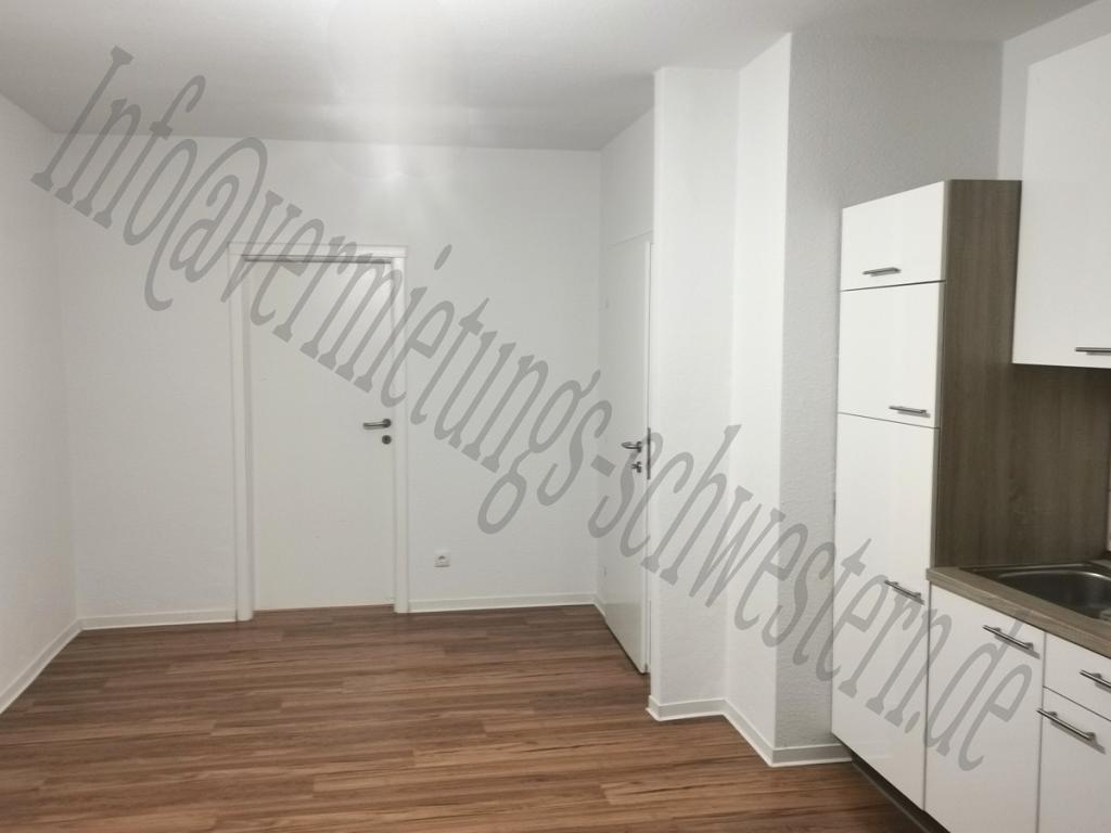 EBK!!! besondere 3 Zimmer Whg, große Küche und viel Platz zum Leben in zentraler Lage von Chemnitz - Foto 3