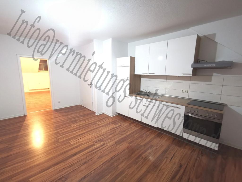 EBK!!! besondere 3 Zimmer Whg, große Küche und viel Platz zum Leben in zentraler Lage von Chemnitz - Foto 4