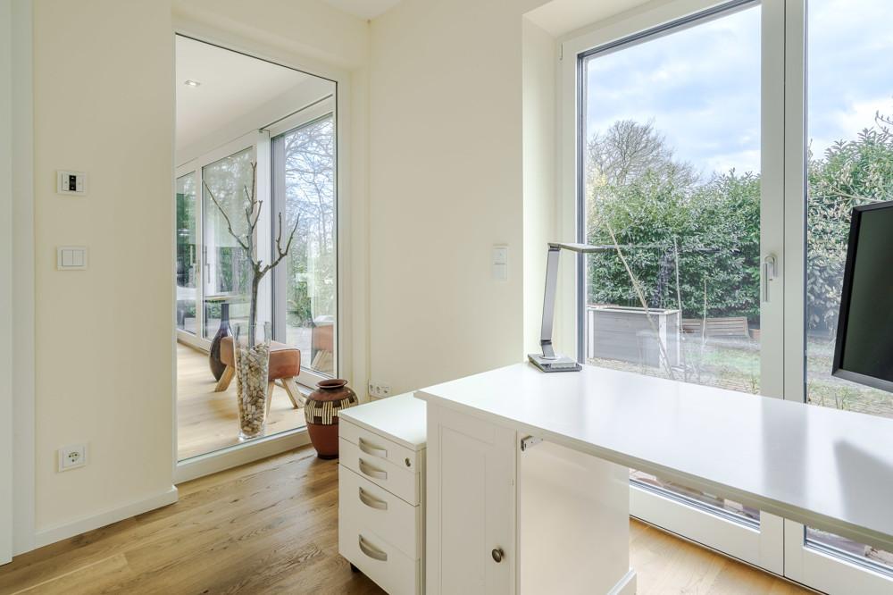 Arbeitszimmer im EG