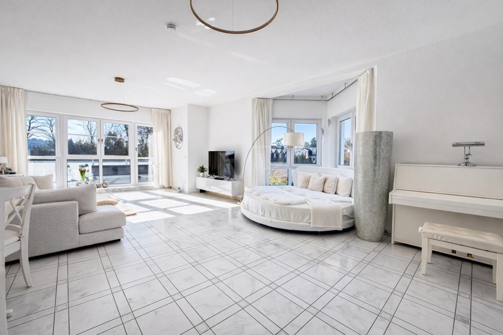 3,5-Zimmer-Wohnung in Bestlage mit großer, sonniger Terrasse - Photo 1