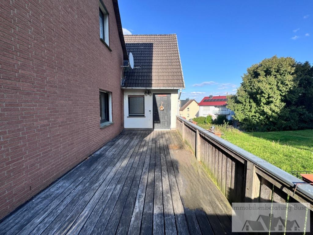 Terrasse / Eingang zur hinteren Wohnung