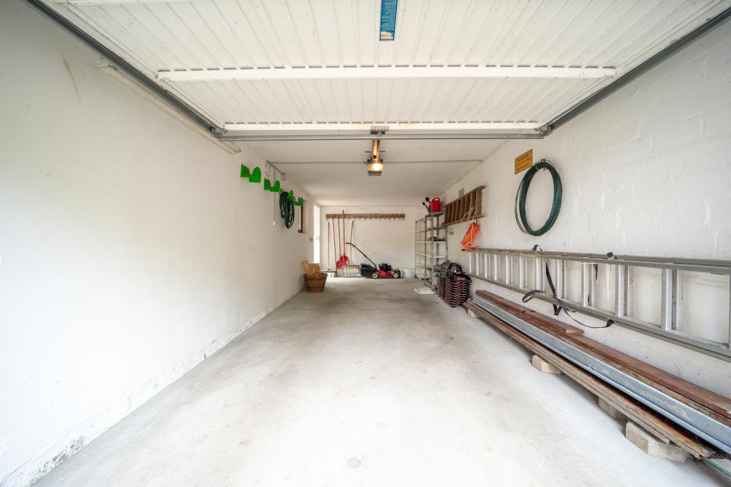 Garage 1