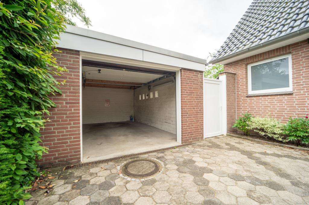 Garage 2