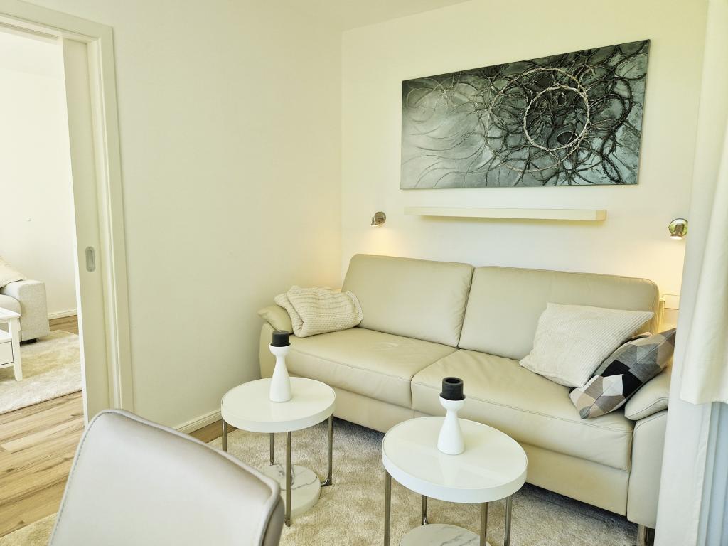 Nur 150 Meter bis zum Strand - Exklusiv möblierte Maisonettewohnung mit traumhaften Ostseeblick - Photo 4