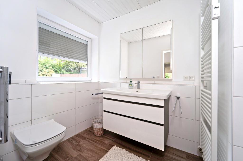 Strandnah wohnen - Großzügige Erdgeschosswohnung mit Wohlfühlcharakter - Photo 3