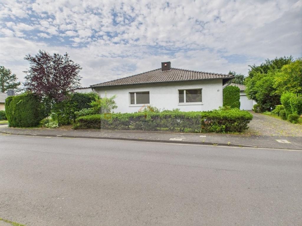 Außenansicht Vorne - Einfamilienhaus in Sankt Augustin zu verkaufen
